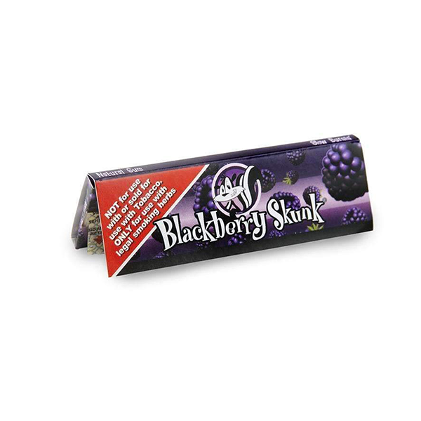 Skunk Blackberry Rolling Papers 1 1/4 Size Pack/32
